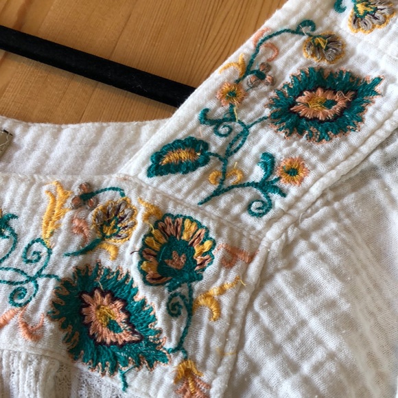 Hippie Embroidered Top - Picture 2 of 3